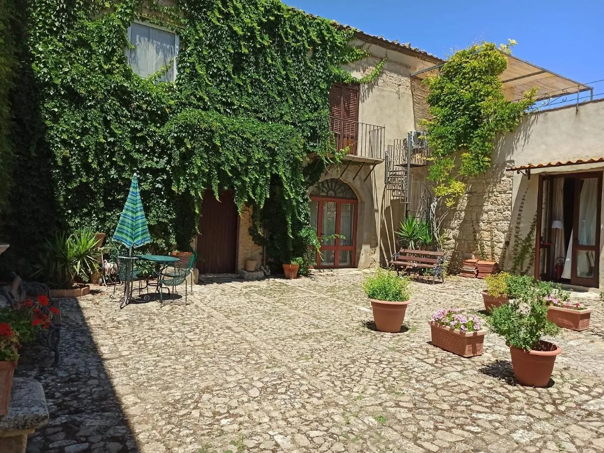 Villa Padura Castellana Sicula
